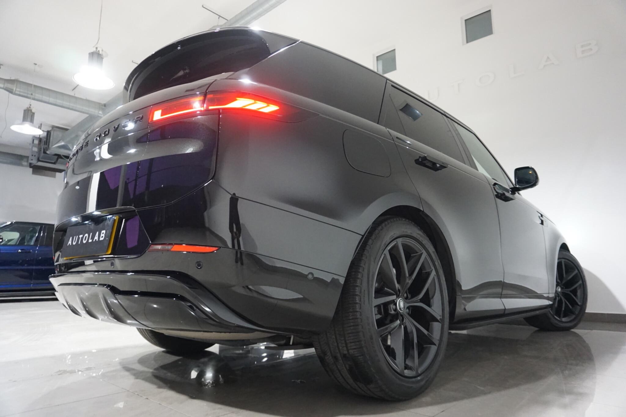 Land Rover Range Rover Sport 3.0 D300 MHEV Dynamic SE SUV 5dr Diesel Auto 4WD Euro 6 (s/s) (300 ps)